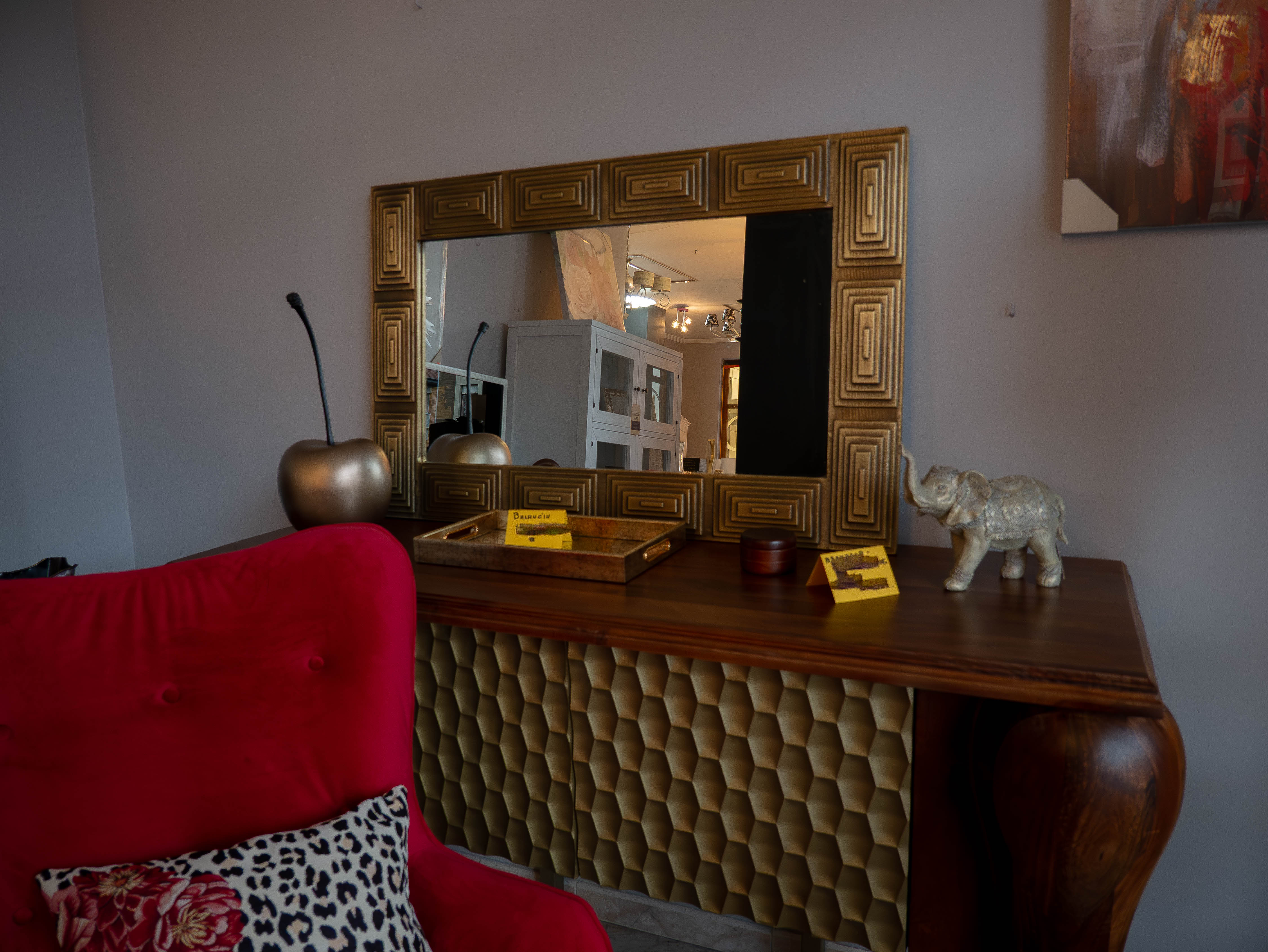 Espejo decorativo marco dorado geométrico